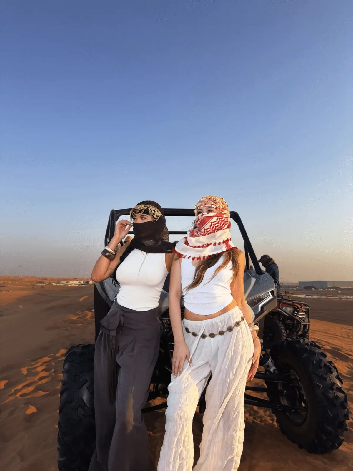 Dos modelos en el desierto